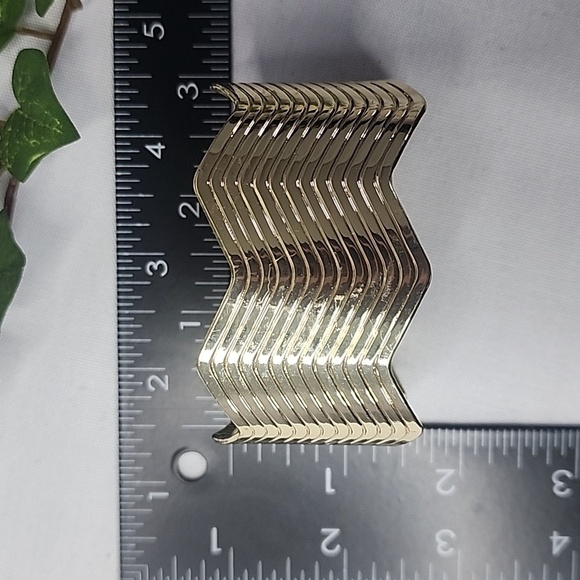 Gold Open Cuff Bracelet Zig Zag Abstract New - Picture 7 of 8